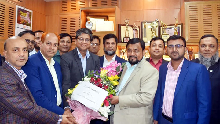 জন্মদিনে সহকর্মীদের ভালোবাসায় সিক্ত কাজিম উদ্দিন