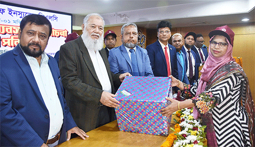 রাজধানী ঢাকার মতিঝিলে ন্যাশনাল লাইফের পুরস্কার বিতরণ, দাবীর চেক প্রদান ও মোটিভেশনাল সভা অনুষ্ঠিত