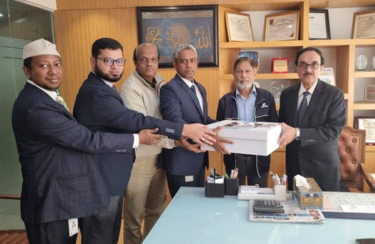 পিপলস্ ইন্স্যুরেন্স পিএলসি এর সাথে  ট্রাস্ট ব্যাংক পিএলসি এর শুভেচ্ছা বিনিময়